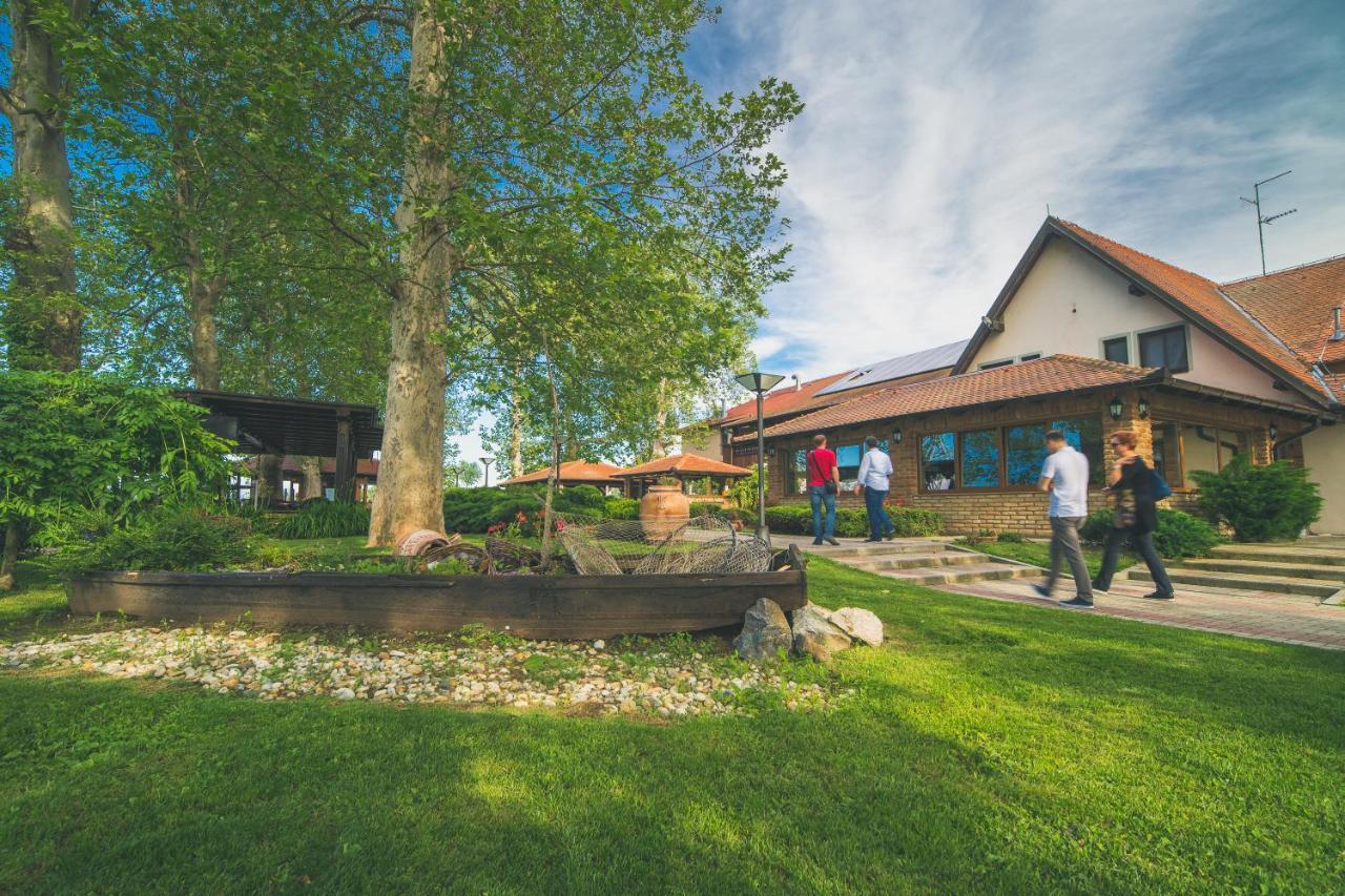 Hotel Dunav Ilok Exterior foto
