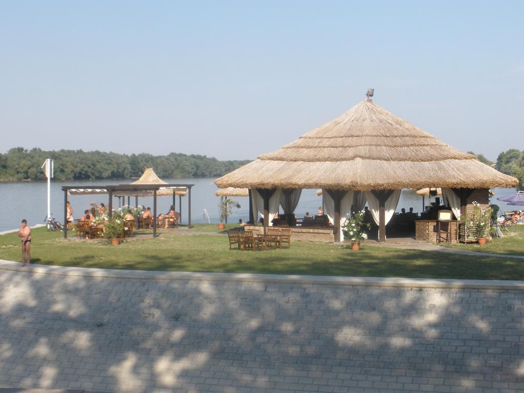 Hotel Dunav Ilok Exterior foto